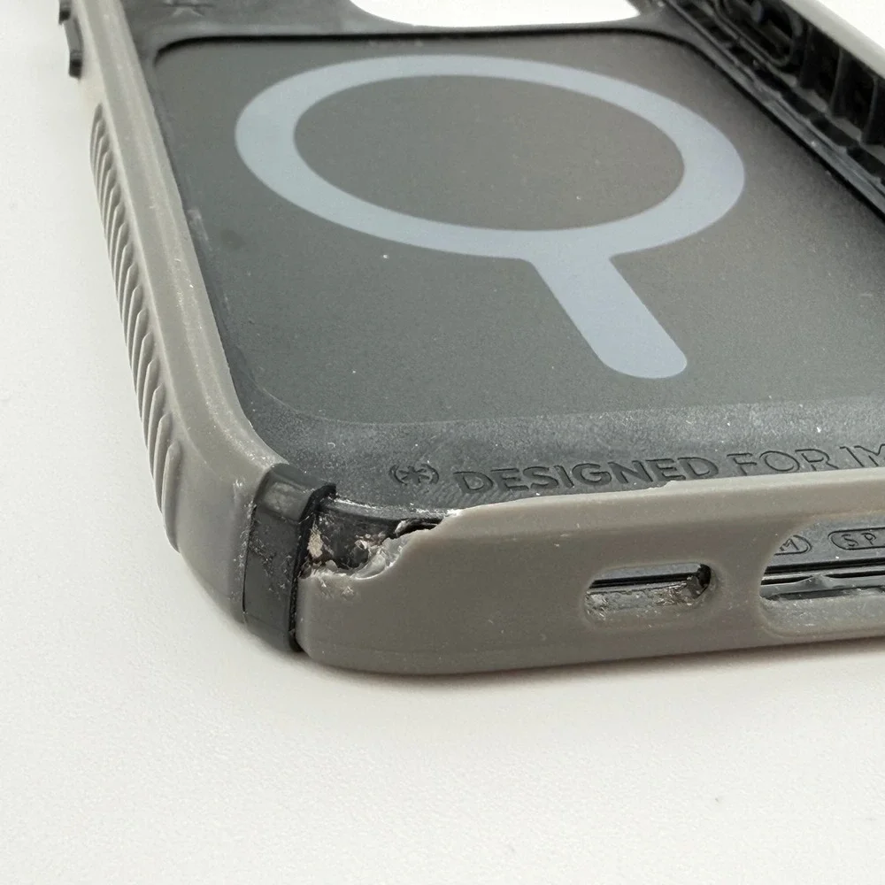 Speck‎ Phone Case iPhone 13 Pro 6.1 Gray MagSafe Presidio 2 Grip